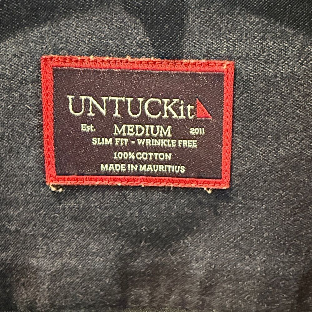 UNTUCKit Cinzano Blue Denim Casual Button-Down Shirt size medium - Picture 3 of 11